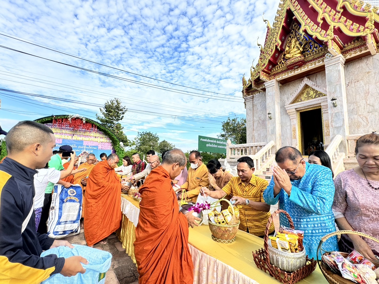 สพอ.ปรางค์กู่  จังหวัดศรีสะเกษ ร่วมกิจกรรม โครงการแก้ไขปัญหาความยากจนแบบบูรณาการ ตามหลักปรัชญาของเศรษฐกิจพอเพียง ในกิจกรรมถนนสายวัฒนธรรมอำเภอปรางค์กู่ ประจำเดือน พฤศจิกายน